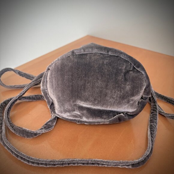 Madewell NWT Velvet Mini Drawstring Bag in Grey - Picture 6 of 12